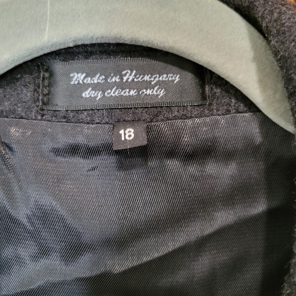 Bradleyjons Black Double-Breasted Pea Coat with Wide Lapels Shell. 60%wool - Picture 3 of 13